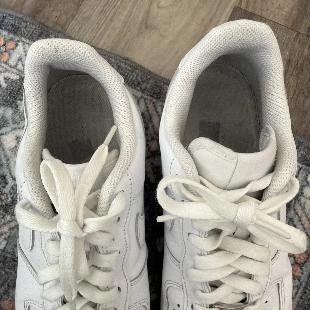 Nike Air Force 1 Low Top Men's Triple White Lace-Up Athletic Sneakers Size 8